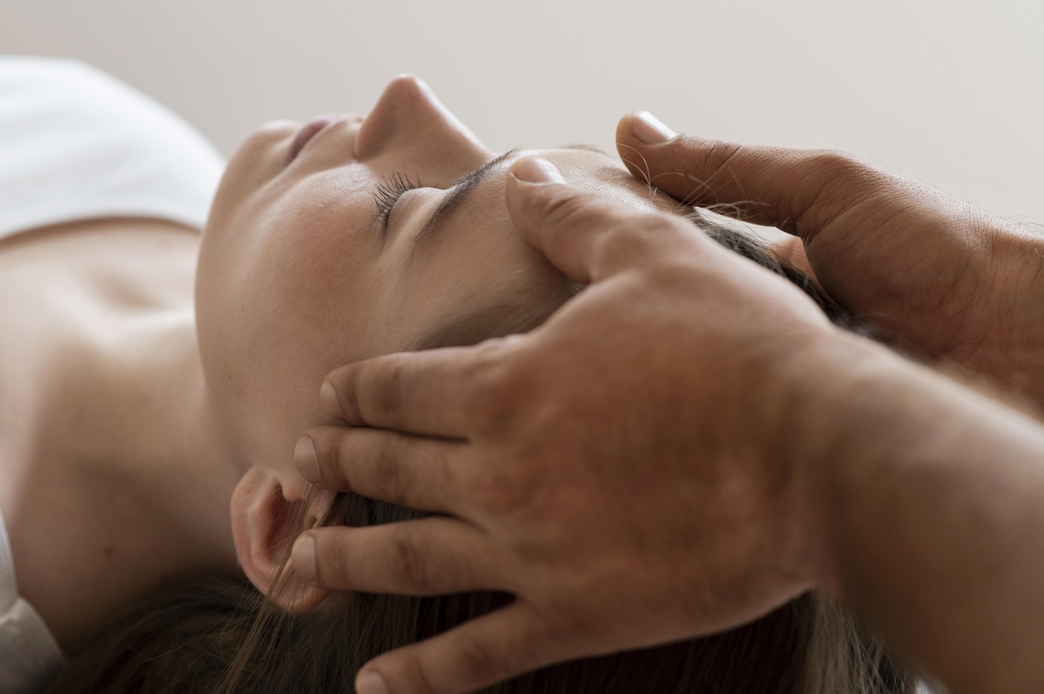 osteopathy patient getting treatment massage1